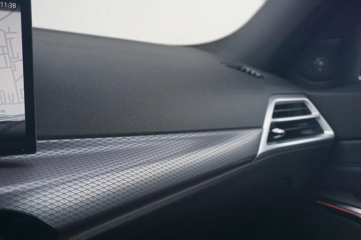 330e M Sport Pro | Trekhaak | Harman Kardon | Elektrische Stoelen met geheugen | Comfort Access |
