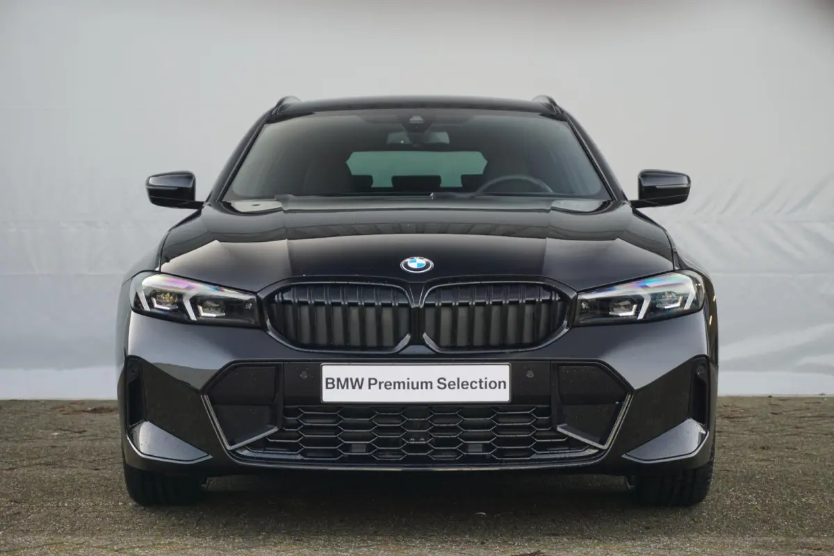 330e M Sport Pro | Trekhaak | Harman Kardon | Elektrische Stoelen met geheugen | Comfort Access |