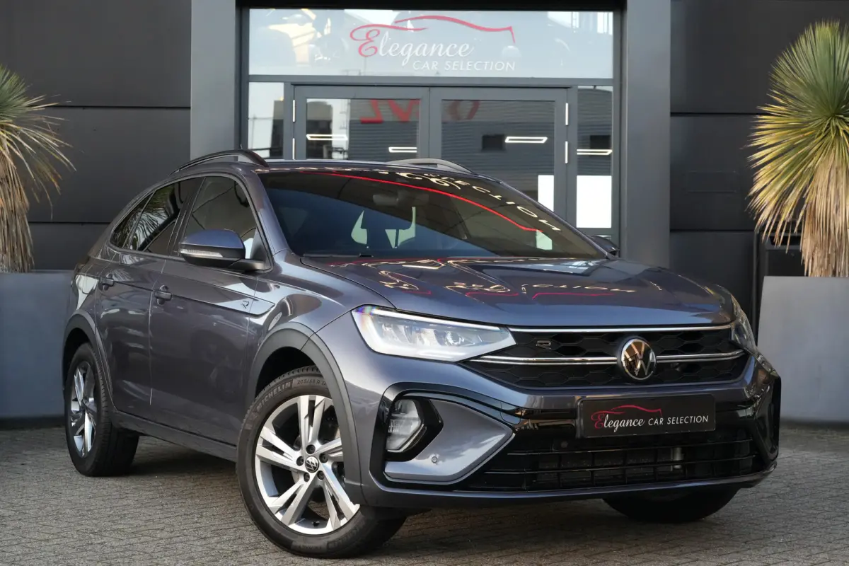 1.0 TSI R-Line | 110 PK | Navigatie | Adaptieve cruise control | Stoelverwarming | Volkswagen Taigo R-Line met 110 PK, voorzien van een 1.0-liter 3-cilinder TSI-benzinemotor, navigatiesystee