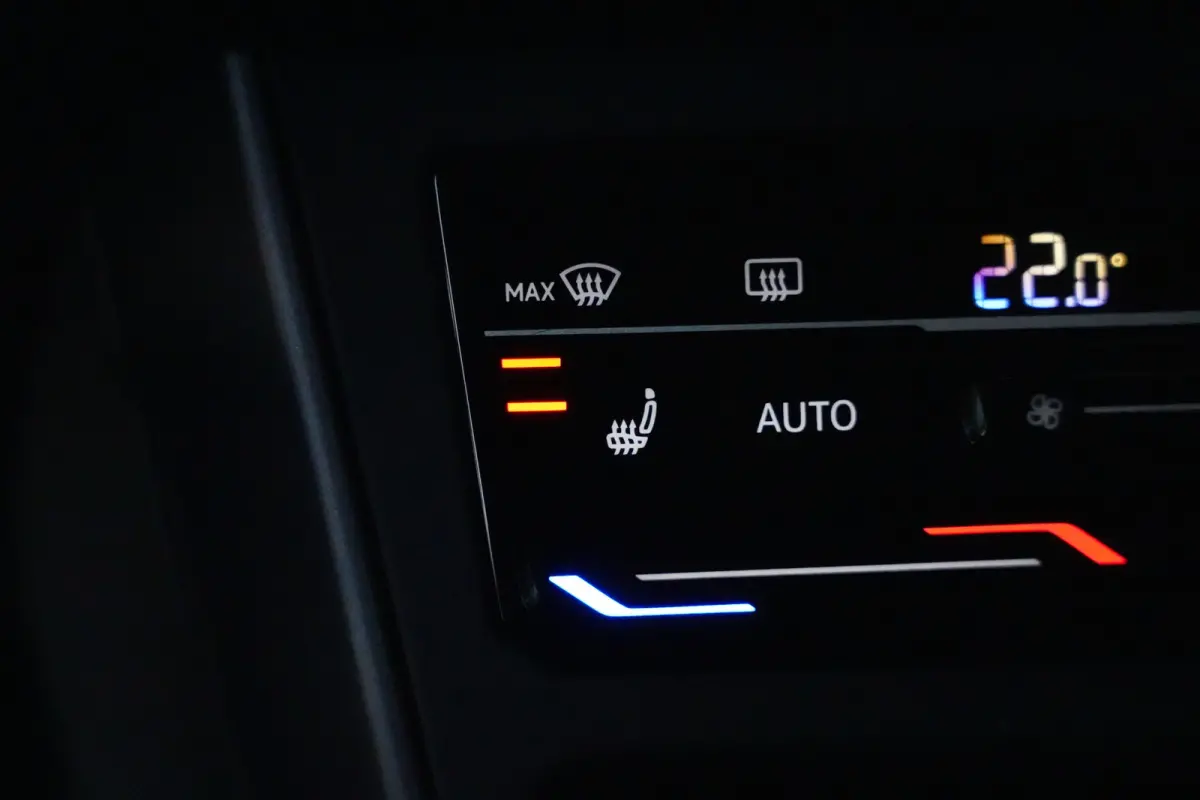 1.0 TSI R-Line | 110 PK | Navigatie | Adaptieve cruise control | Stoelverwarming | Volkswagen Taigo R-Line met 110 PK, voorzien van een 1.0-liter 3-cilinder TSI-benzinemotor, navigatiesystee