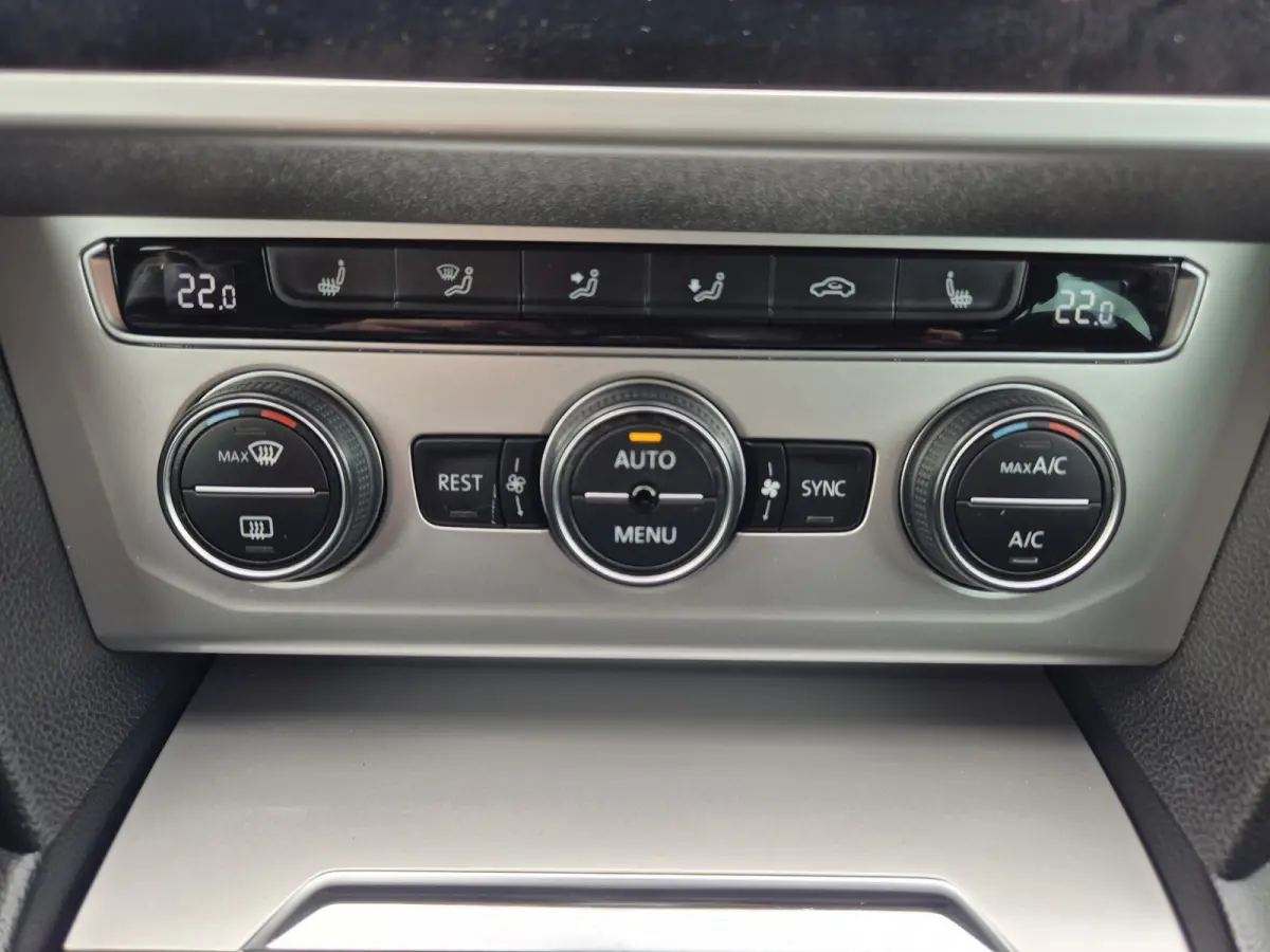 1.4 TSI ACT Highline ,airco,Carplay/Andriod,adap cruise,navigatie,stoelverwarming,parkeersensoren,