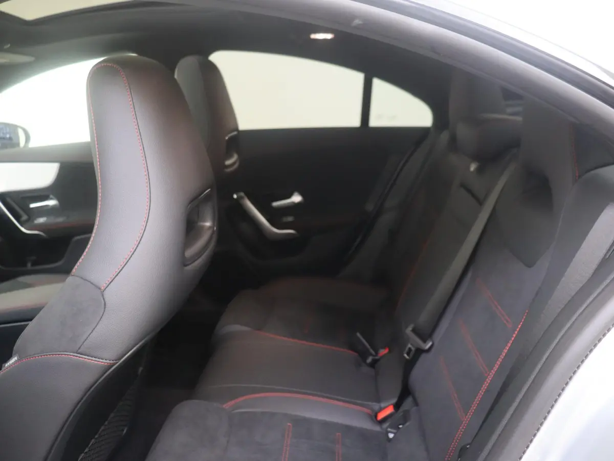 180 Business Solution AMG / Panoramadak/ Night/ 19 inch
