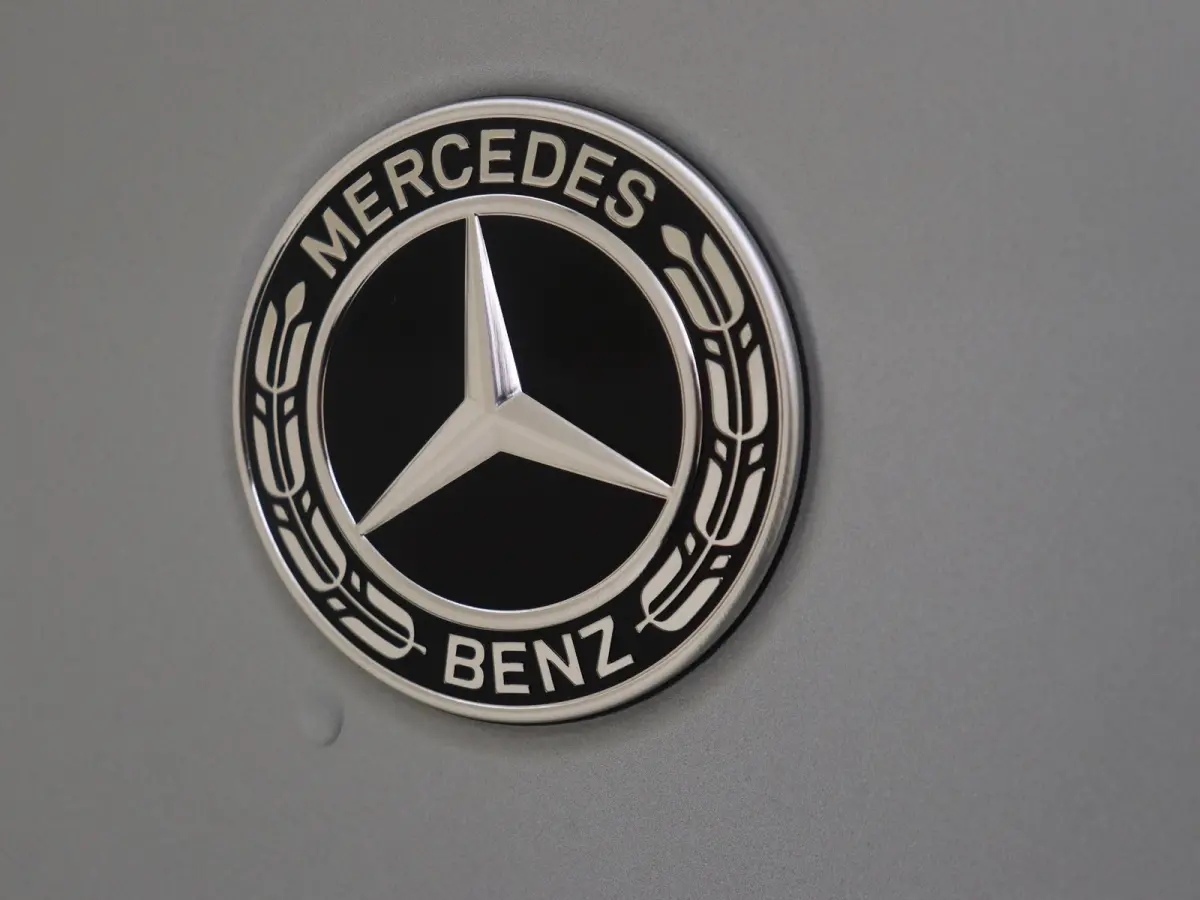 180 Business Solution AMG / Panoramadak/ Night/ 19 inch