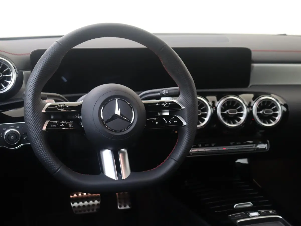 180 Business Solution AMG / Panoramadak/ Night/ 19 inch