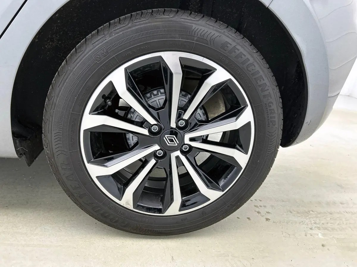 1.0 TCe 90 GPF techno PRIVATE LEASE vanaf € 434 pm*