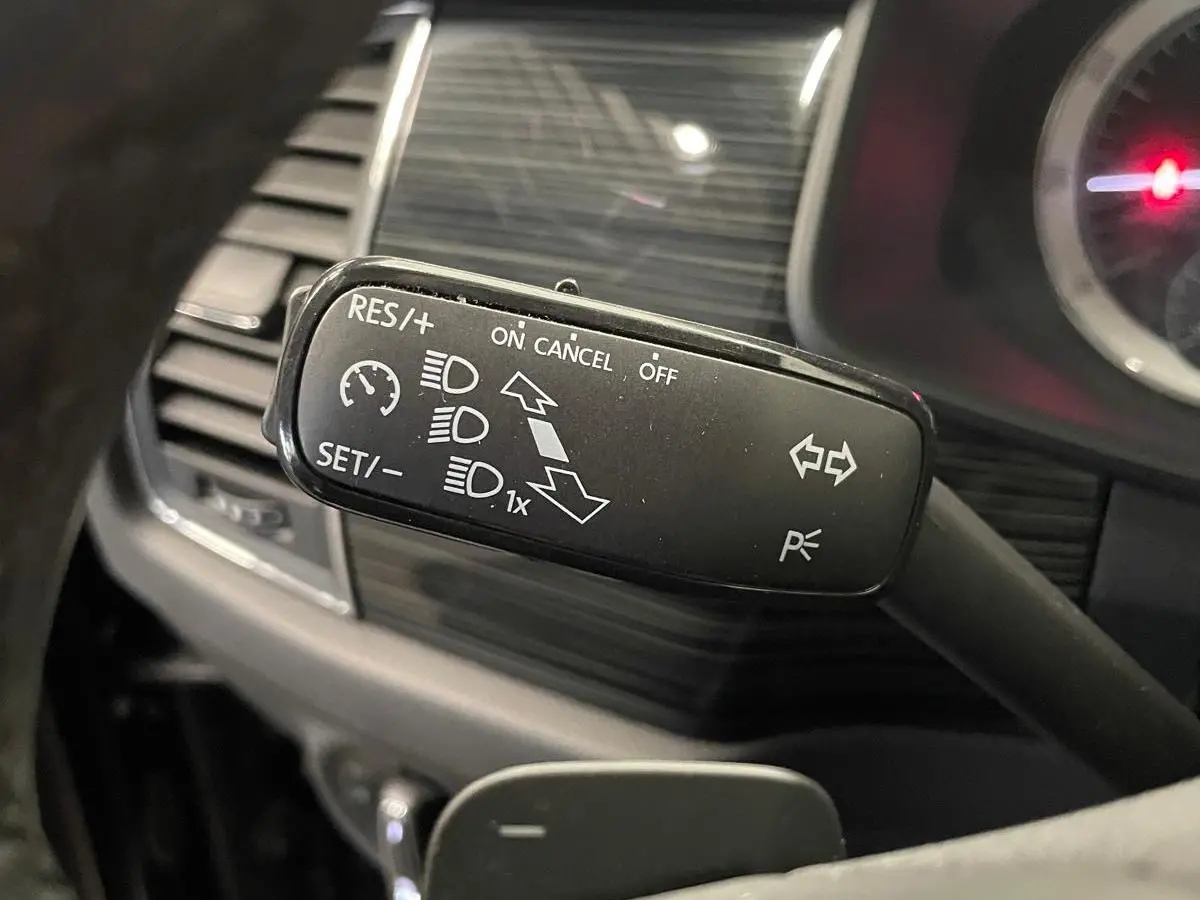 1.5 TSI Sportline Business Airco ECC Navi Carplay 19" LM Velgen Leder PDC VA+ 360 Camera Stoelverwarming voor & achter