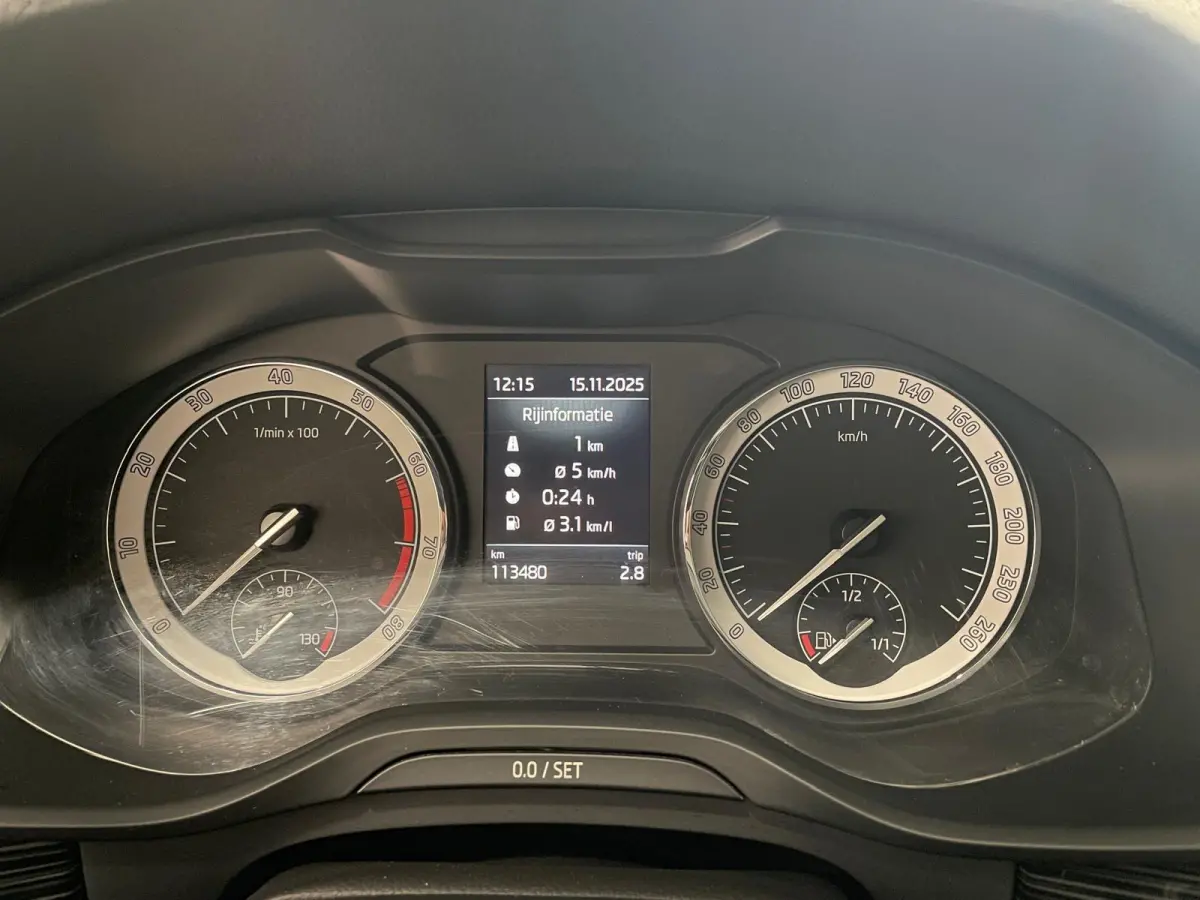 1.5 TSI Sportline Business Airco ECC Navi Carplay 19" LM Velgen Leder PDC VA+ 360 Camera Stoelverwarming voor & achter