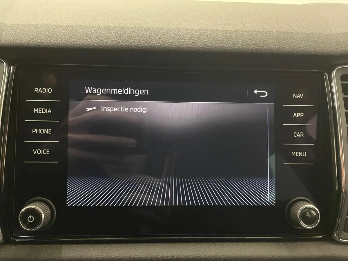 1.5 TSI Sportline Business Airco ECC Navi Carplay 19" LM Velgen Leder PDC VA+ 360 Camera Stoelverwarming voor & achter