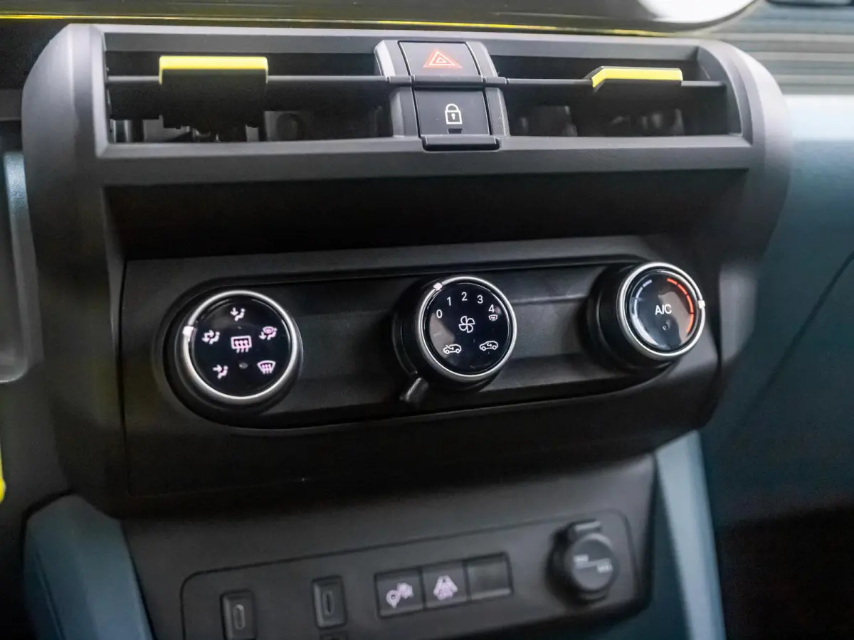 1.2 Hybrid Edizione Nero | Automaat | PDC | Airco | Apple Carplay | Cruise | Pack Style