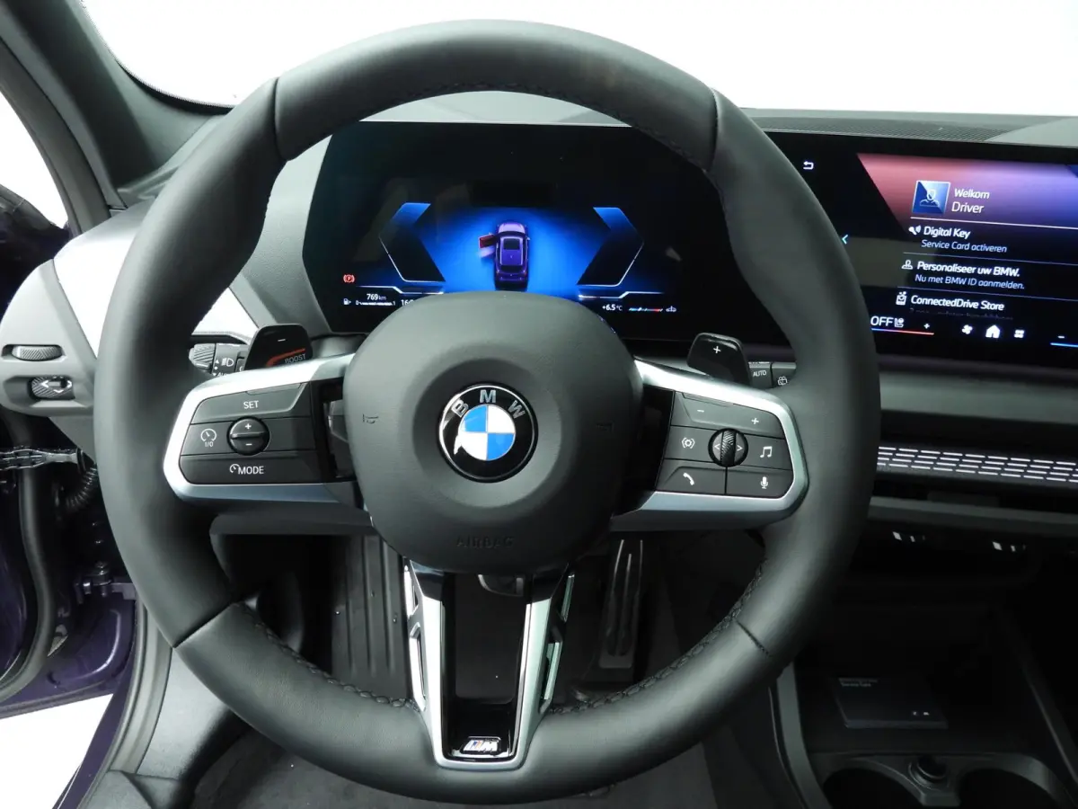 5-deurs 120 | M-Sportpakket | LED | HUD | Active cruise | Panoramadak | Trekhaak | Keyles go | DAB | Harman-kardon sound | Alu 19 inch