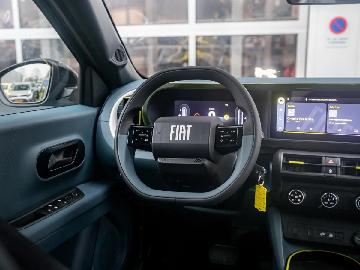 1.2 Hybrid Edizione Nero | Automaat | PDC | Airco | Apple Carplay | Cruise | Pack Style