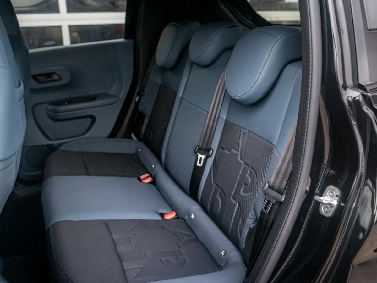 1.2 Hybrid Edizione Nero | Automaat | PDC | Airco | Apple Carplay | Cruise | Pack Style