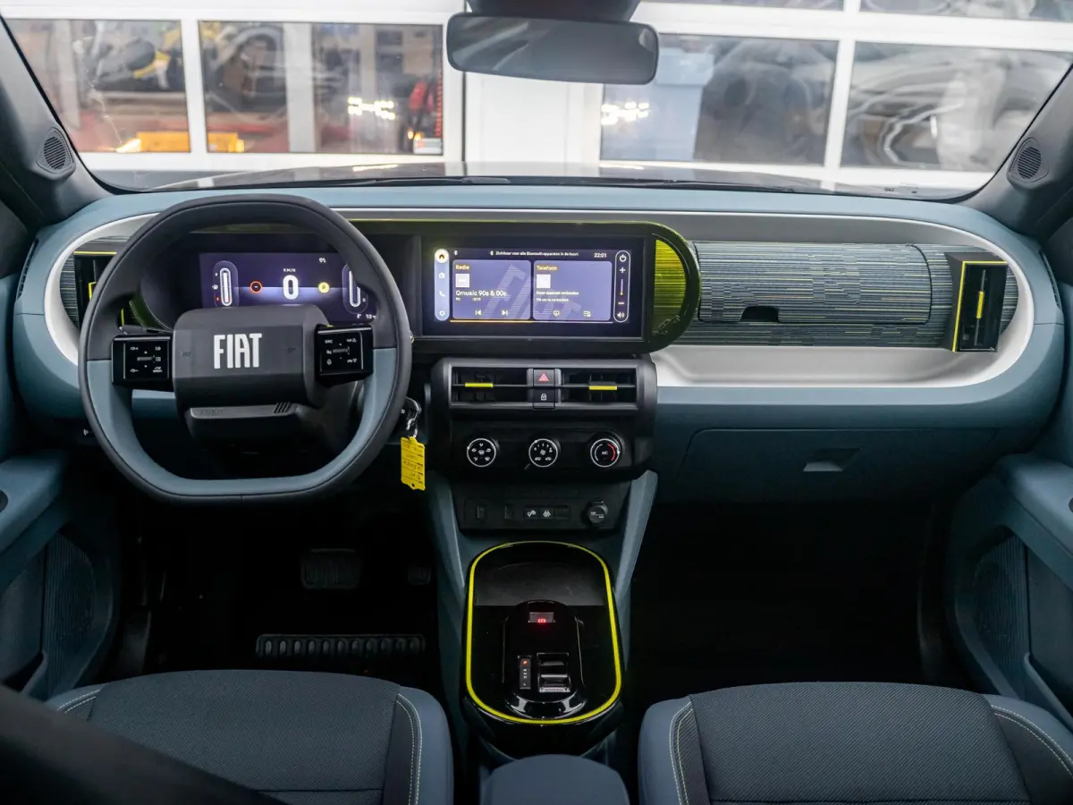 1.2 Hybrid Edizione Nero | Automaat | PDC | Airco | Apple Carplay | Cruise | Pack Style