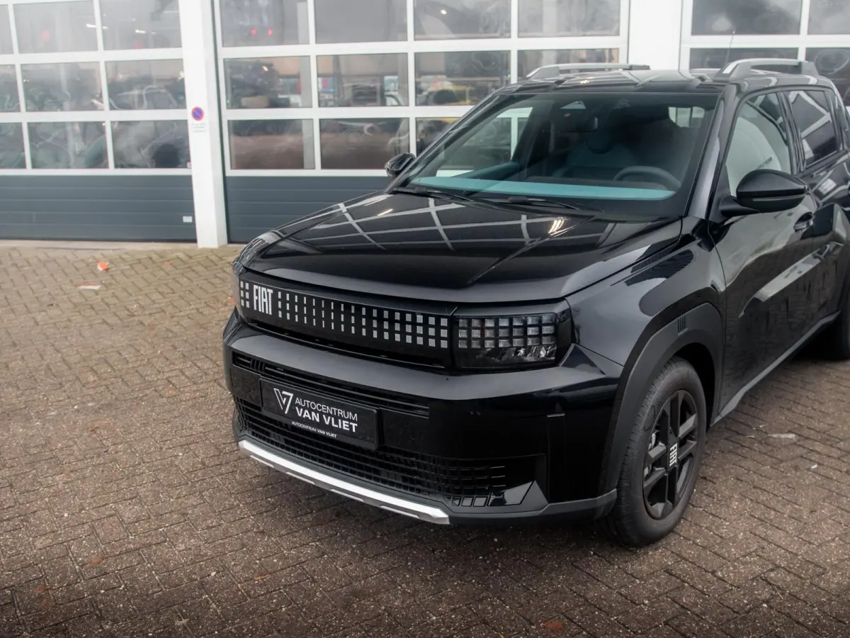 1.2 Hybrid Edizione Nero | Automaat | PDC | Airco | Apple Carplay | Cruise | Pack Style