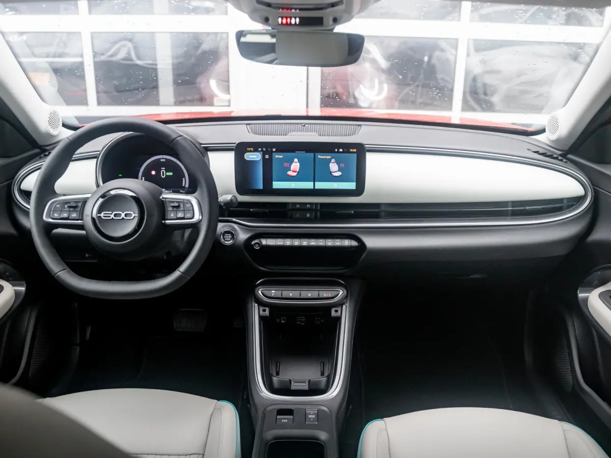 La Prima 54 kWh | 17% Bijtelling | Carplay | Elek. Stoel | Stoelverwarming | Keyless | LED | Clima