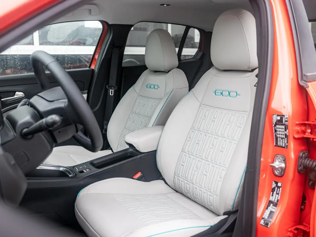 La Prima 54 kWh | 17% Bijtelling | Carplay | Elek. Stoel | Stoelverwarming | Keyless | LED | Clima