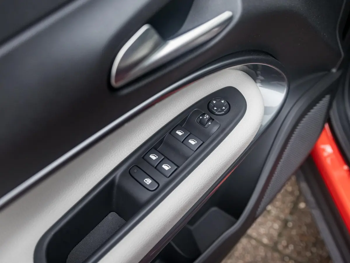 La Prima 54 kWh | 17% Bijtelling | Carplay | Elek. Stoel | Stoelverwarming | Keyless | LED | Clima