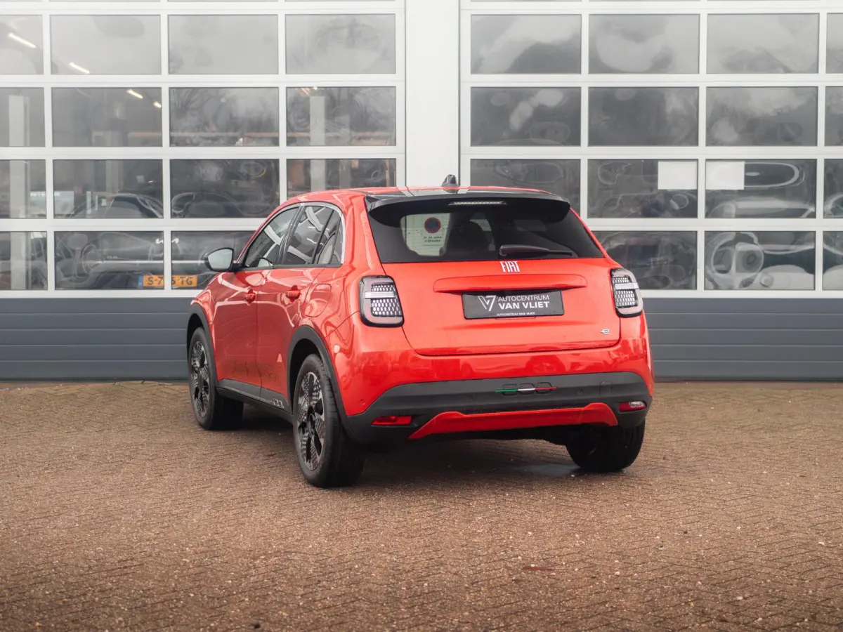 La Prima 54 kWh | 17% Bijtelling | Carplay | Elek. Stoel | Stoelverwarming | Keyless | LED | Clima