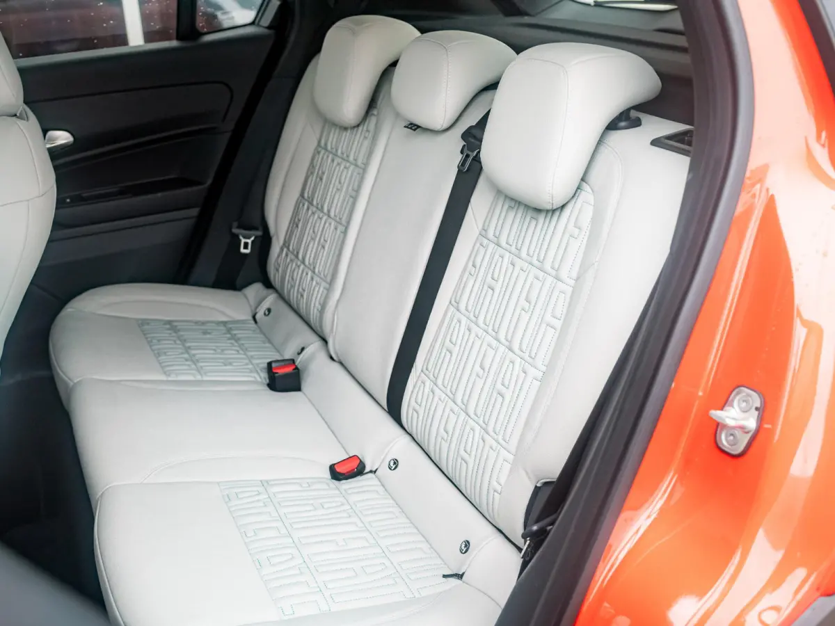 La Prima 54 kWh | 17% Bijtelling | Carplay | Elek. Stoel | Stoelverwarming | Keyless | LED | Clima