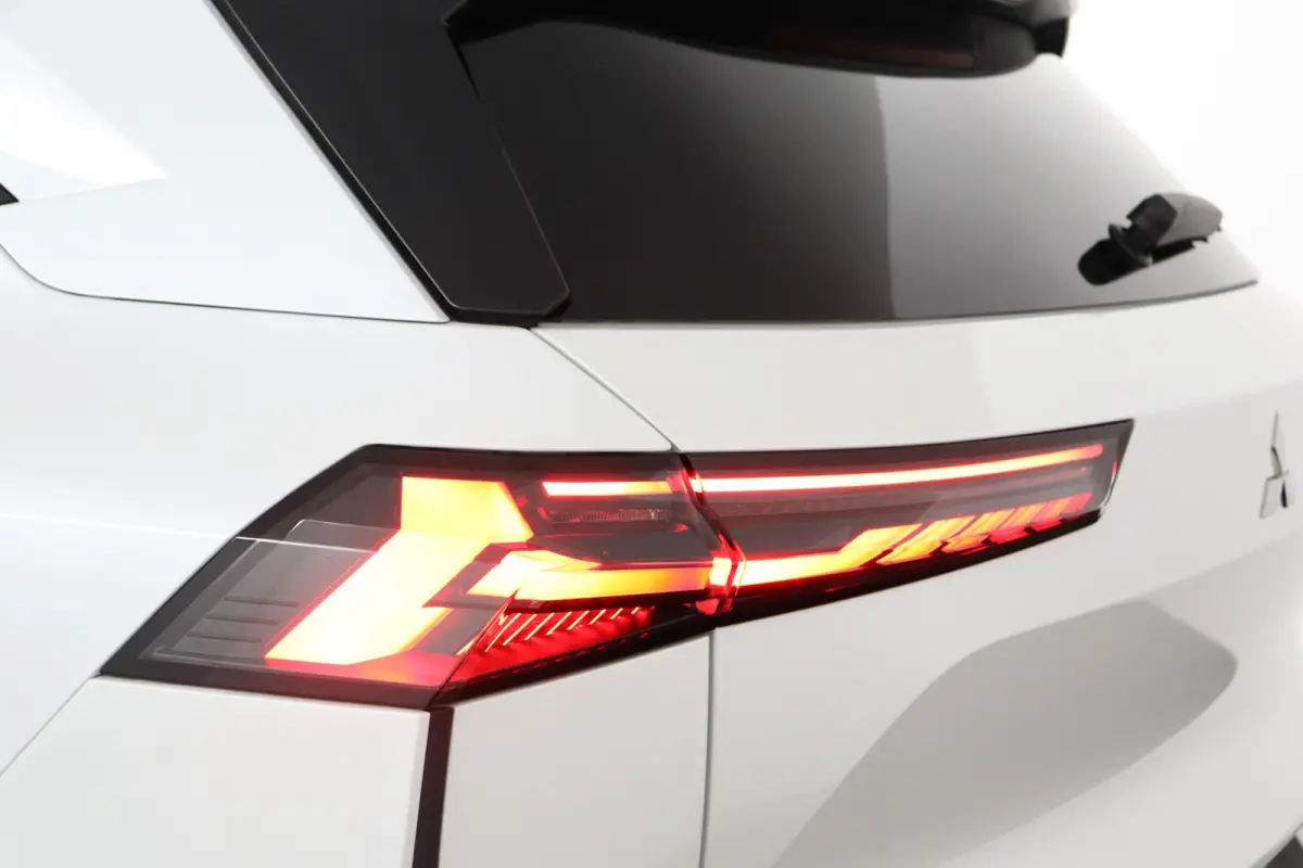 1.8 HEV Instyle | 360º Camera | Adaptive Cruise Control | Bekleding Leder | Climate Control | Elektrische Kofferklep | Elektrische Stoelen | Google Navigatie | Panoramadak | Stoel- en Stuur