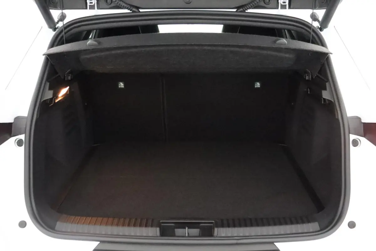 1.8 HEV Instyle | 360º Camera | Adaptive Cruise Control | Bekleding Leder | Climate Control | Elektrische Kofferklep | Elektrische Stoelen | Google Navigatie | Panoramadak | Stoel- en Stuur
