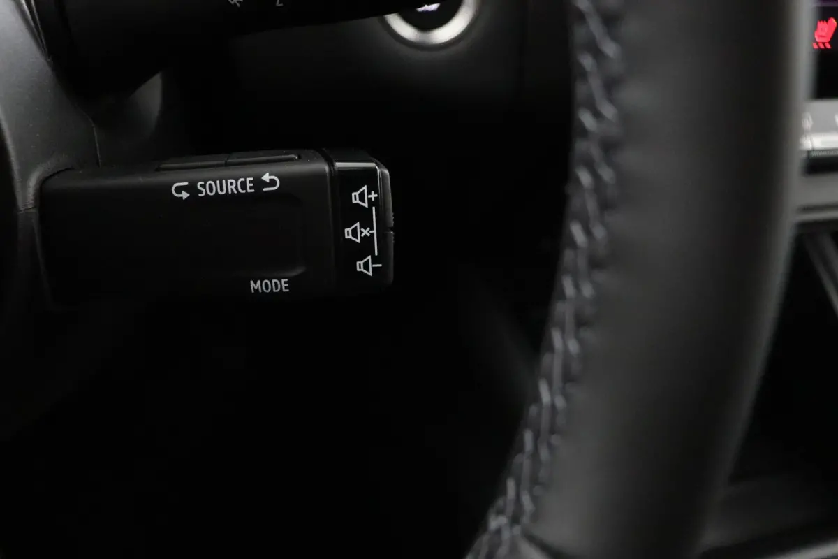1.8 HEV Instyle | 360º Camera | Adaptive Cruise Control | Bekleding Leder | Climate Control | Elektrische Kofferklep | Elektrische Stoelen | Google Navigatie | Panoramadak | Stoel- en Stuur