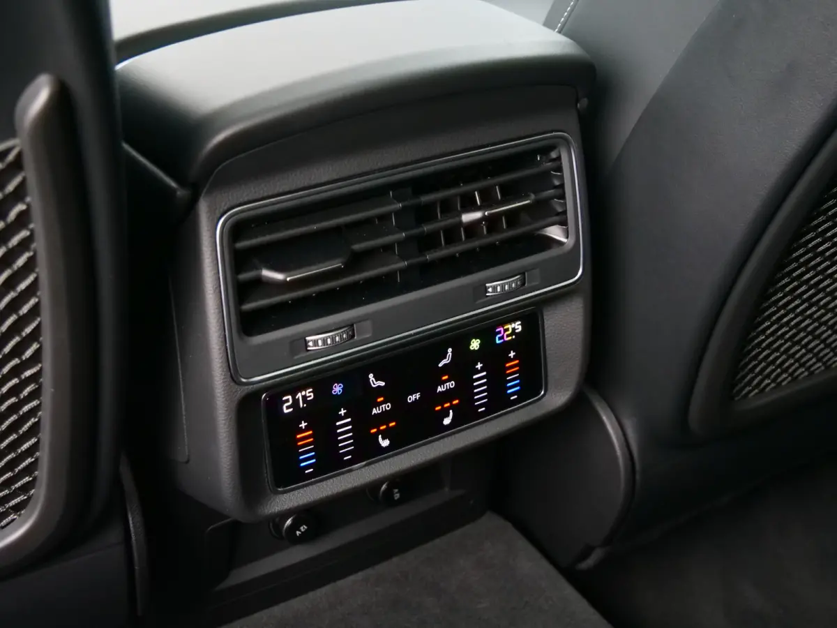 4.0 TFSI SQ8 Quattro 507 Pk Navi / DAB / Camera / Luchtvering