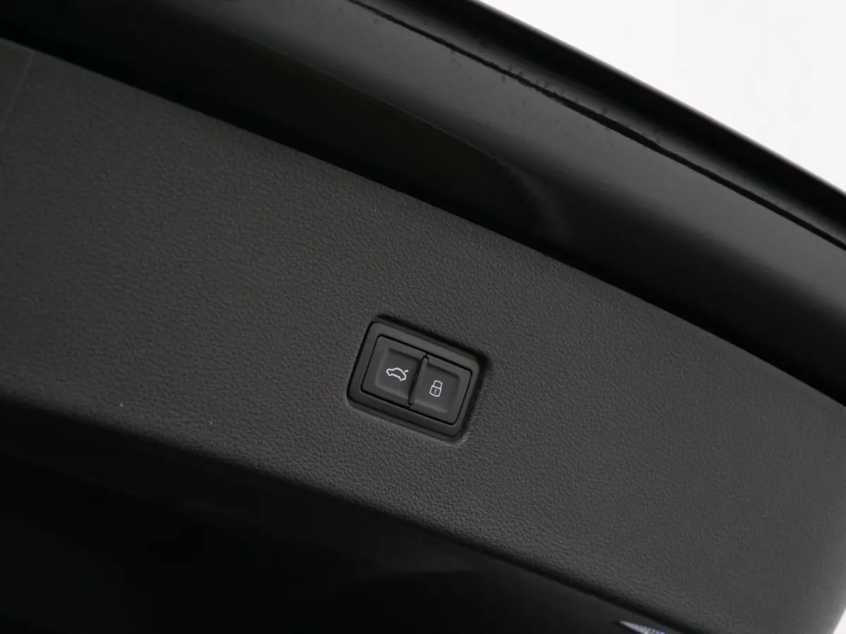 4.0 TFSI SQ8 Quattro 507 Pk Navi / DAB / Camera / Luchtvering