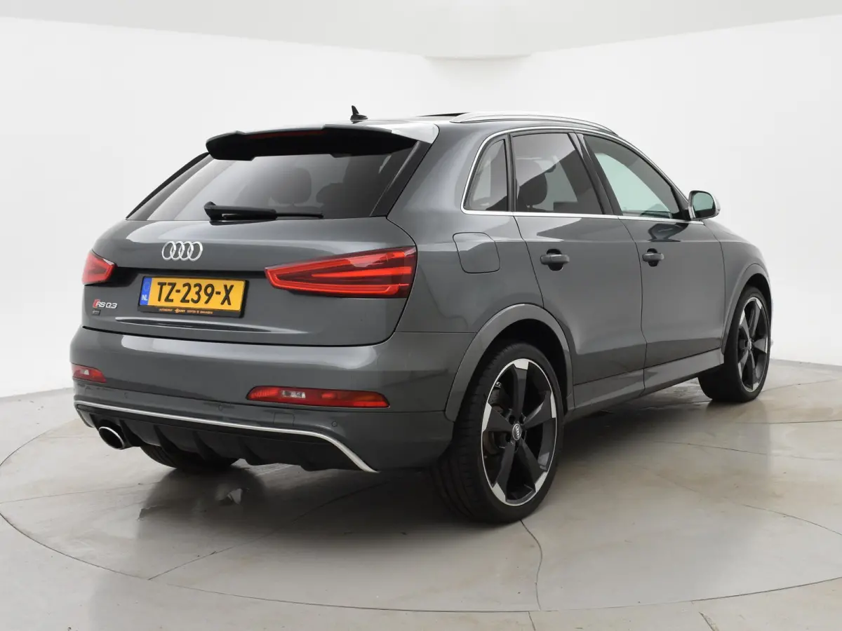 RS 2.5 TFSI RS Q3 310 PK QUATTRO + PANORAMA / BOSE / CARBON / 20 INCH / LEDER
