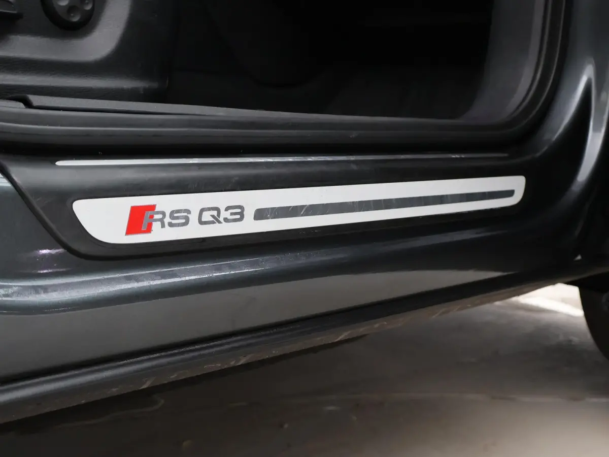 RS 2.5 TFSI RS Q3 310 PK QUATTRO + PANORAMA / BOSE / CARBON / 20 INCH / LEDER
