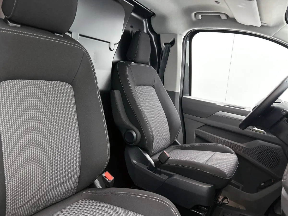 L2H1 Life 64 kWh 136PK | Automaat | Achteruitrijcamera | Parkeernsensoren Voor + Achter | Cruise Control | Lane Assist | Multifunctioneel Stuurwiel | Airco | Apple/Android Carplay | Stoelver