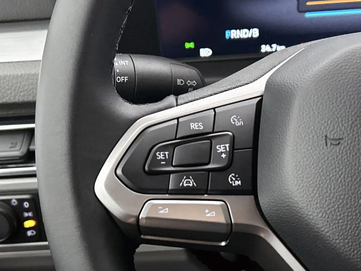 L2H1 Life 64 kWh 136PK | Automaat | Achteruitrijcamera | Parkeernsensoren Voor + Achter | Cruise Control | Lane Assist | Multifunctioneel Stuurwiel | Airco | Apple/Android Carplay | Stoelver