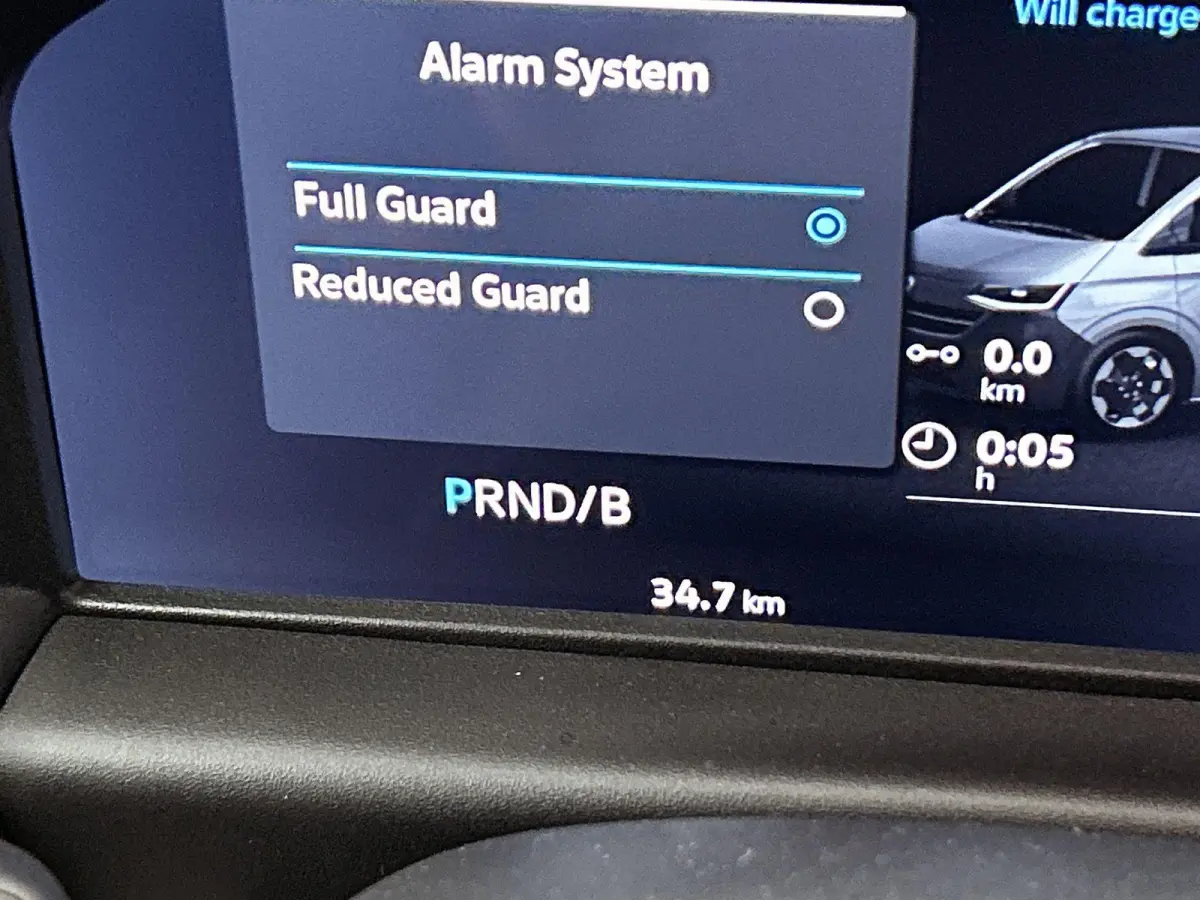 L2H1 Life 64 kWh 136PK | Automaat | Achteruitrijcamera | Parkeernsensoren Voor + Achter | Cruise Control | Lane Assist | Multifunctioneel Stuurwiel | Airco | Apple/Android Carplay | Stoelver