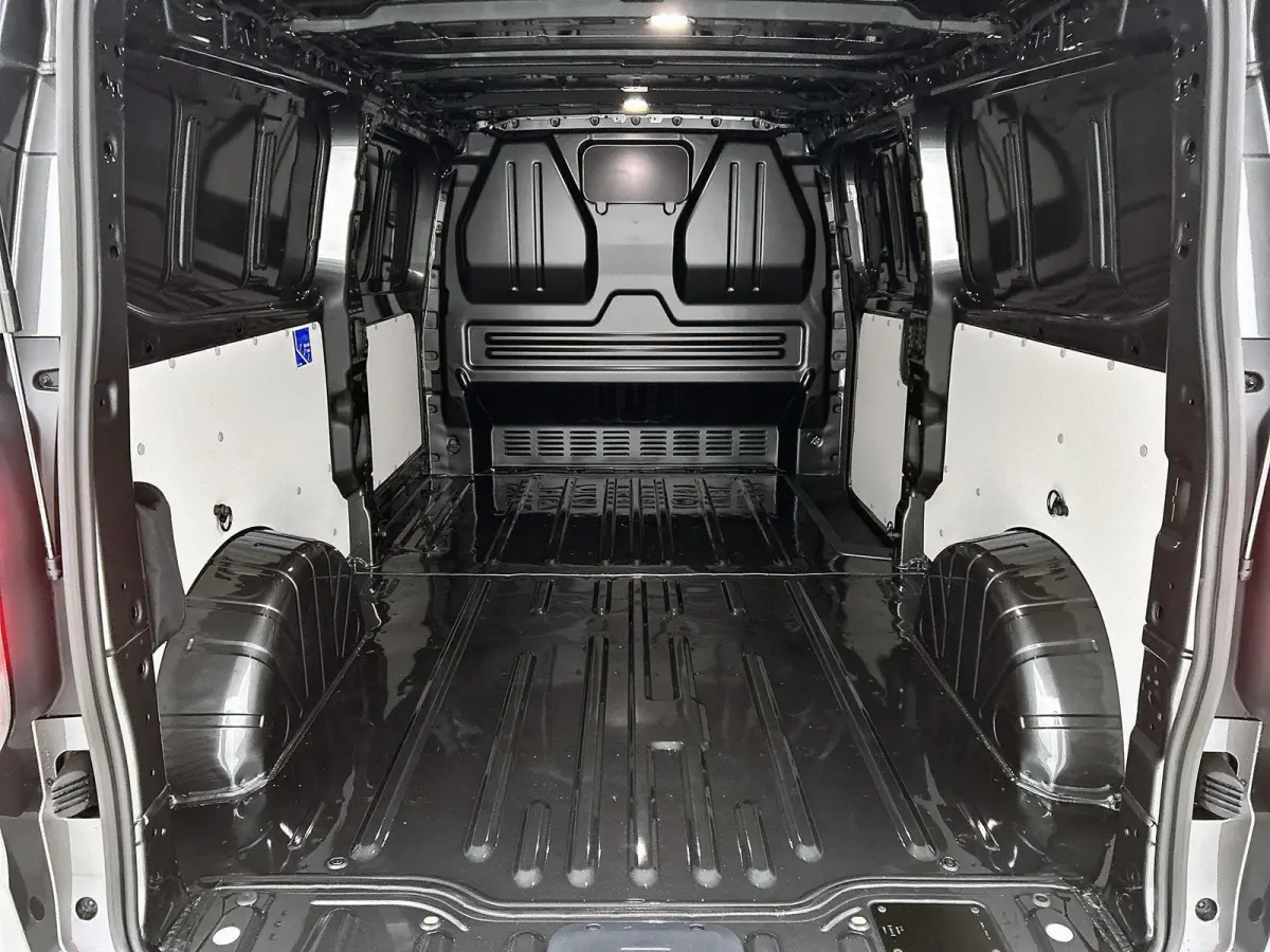L2H1 Life 64 kWh 136PK | Automaat | Achteruitrijcamera | Parkeernsensoren Voor + Achter | Cruise Control | Lane Assist | Multifunctioneel Stuurwiel | Airco | Apple/Android Carplay | Stoelver