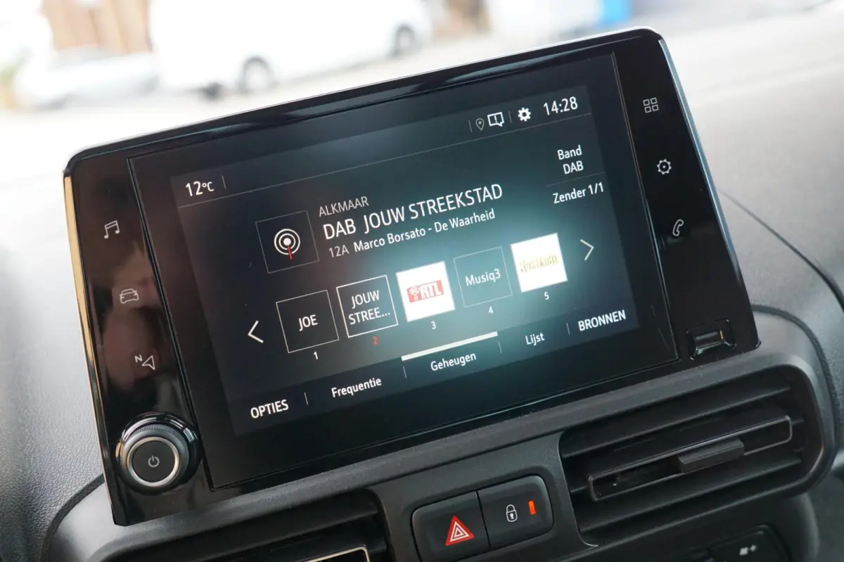 1.2 Turbo 130pk Edition Automaat - Night Blue - Nav/Carplay/Trkhk