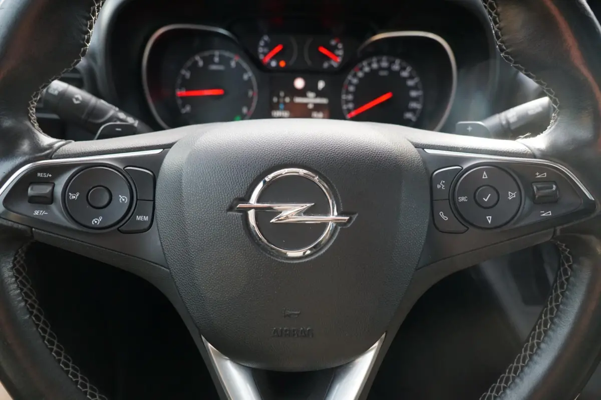 1.2 Turbo 130pk Edition Automaat - Night Blue - Nav/Carplay/Trkhk