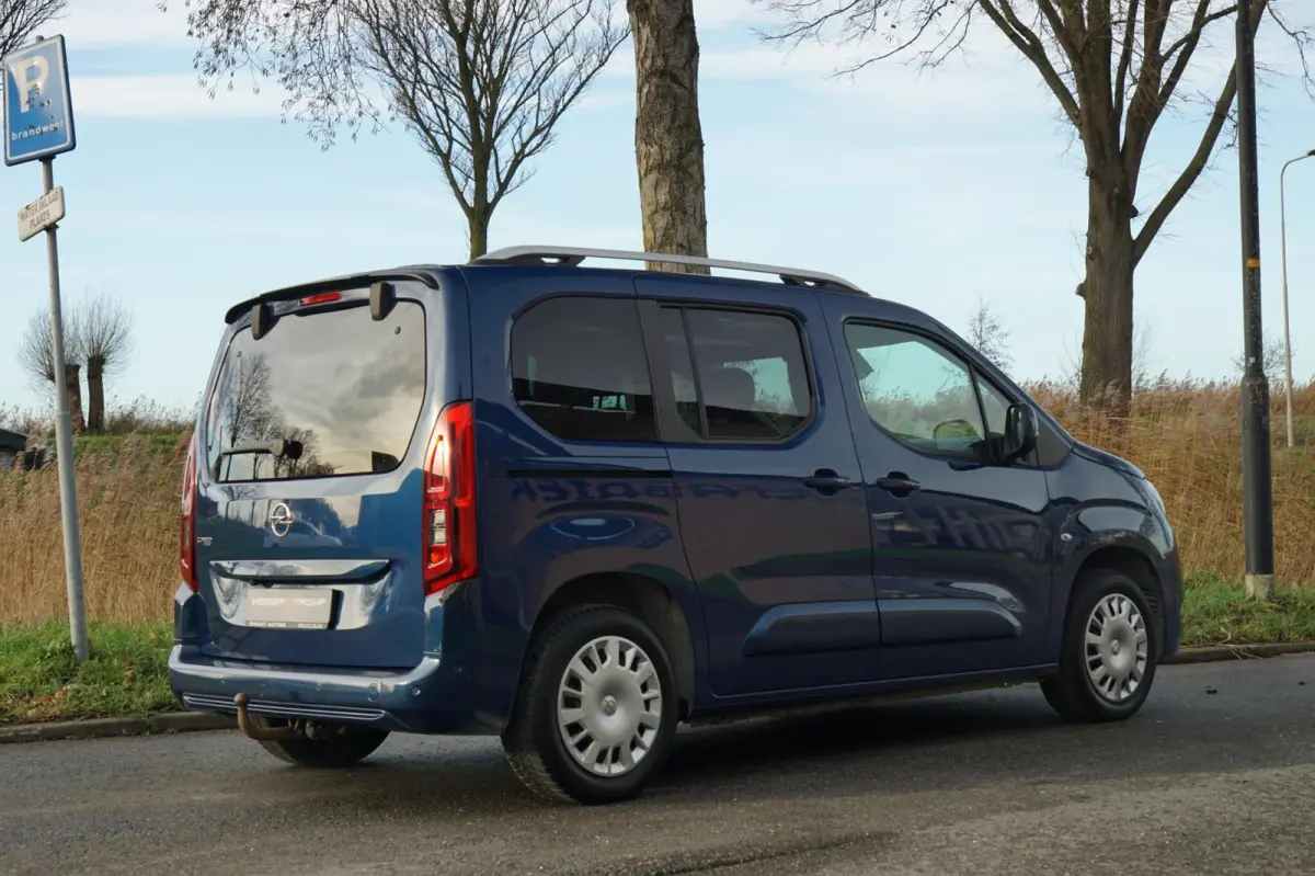 1.2 Turbo 130pk Edition Automaat - Night Blue - Nav/Carplay/Trkhk