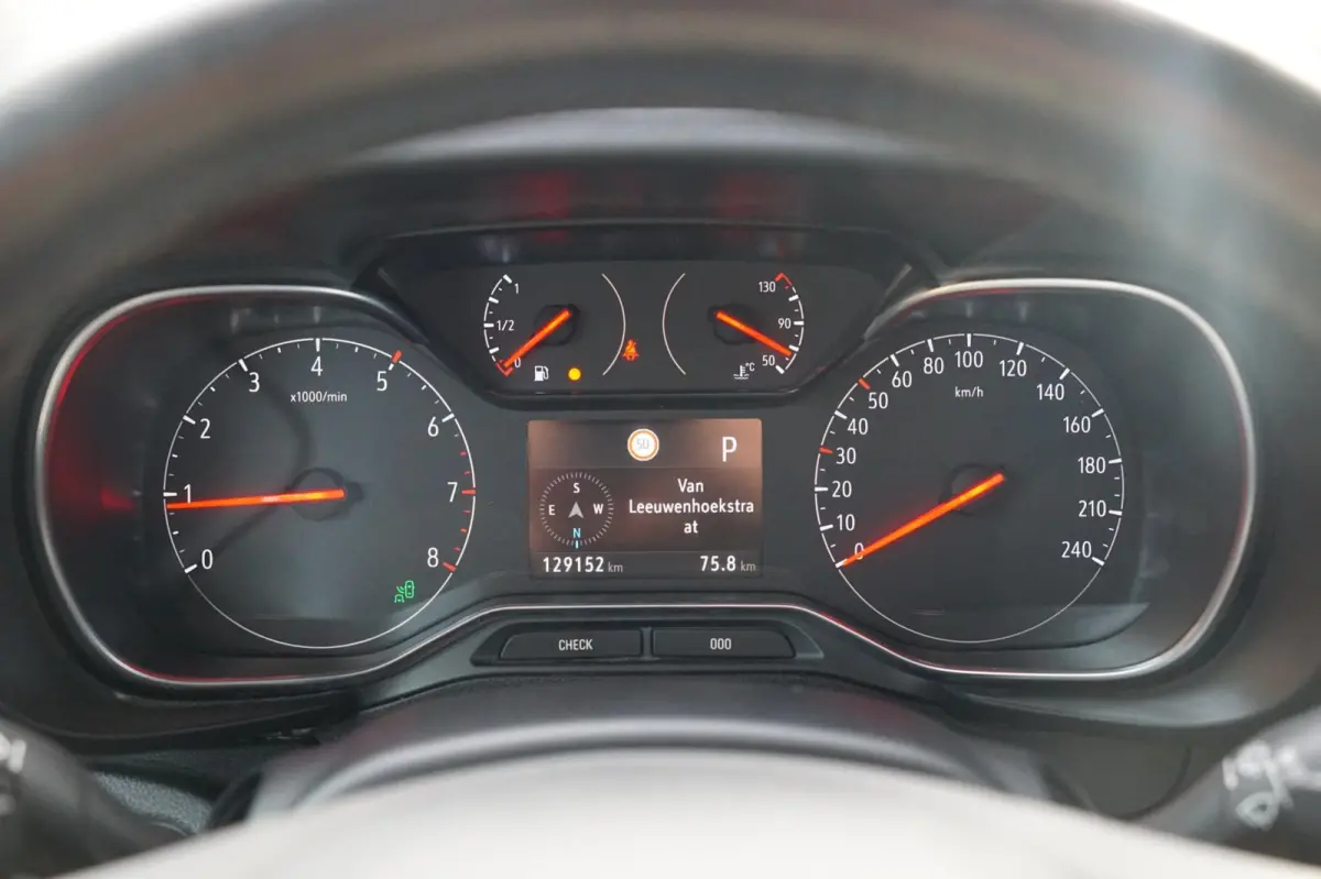 1.2 Turbo 130pk Edition Automaat - Night Blue - Nav/Carplay/Trkhk