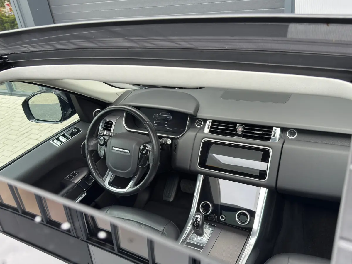 P400e Autobiography BTW / Dynamic / Luchtvering / 360 Camera / Schuifdak / Black