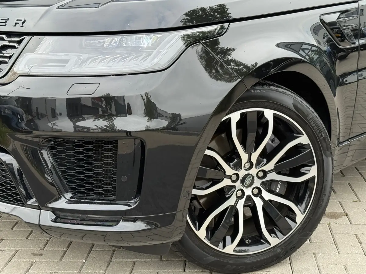 P400e Autobiography BTW / Dynamic / Luchtvering / 360 Camera / Schuifdak / Black