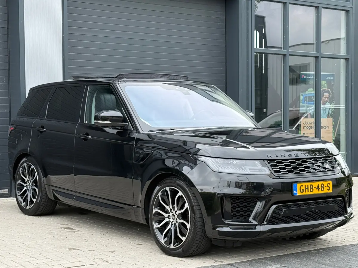 P400e Autobiography BTW / Dynamic / Luchtvering / 360 Camera / Schuifdak / Black