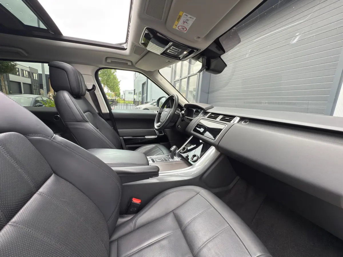 P400e Autobiography BTW / Dynamic / Luchtvering / 360 Camera / Schuifdak / Black