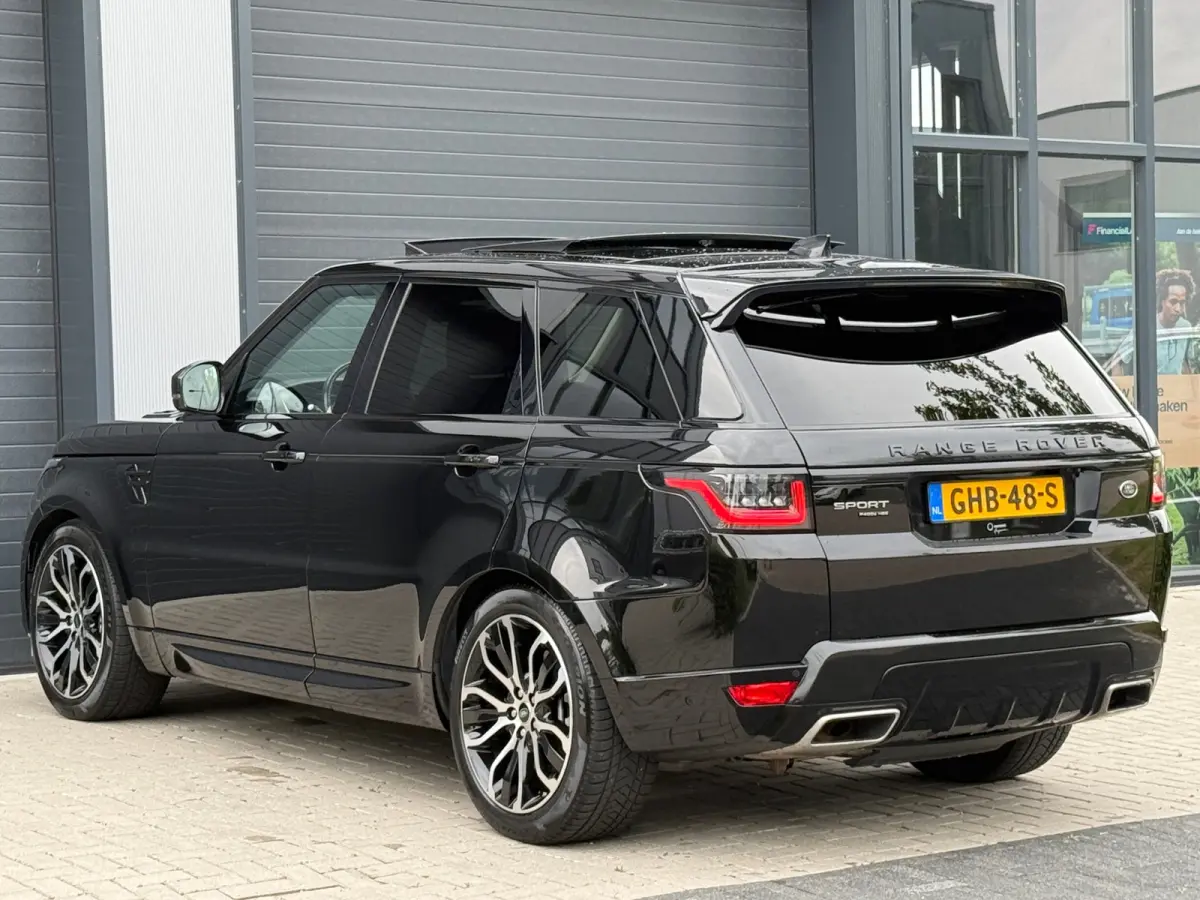 P400e Autobiography BTW / Dynamic / Luchtvering / 360 Camera / Schuifdak / Black