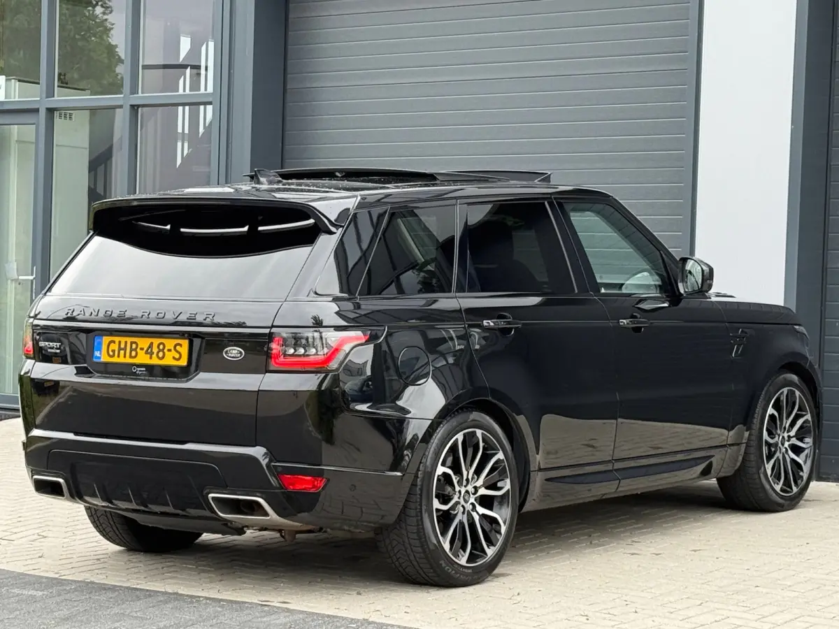 P400e Autobiography BTW / Dynamic / Luchtvering / 360 Camera / Schuifdak / Black