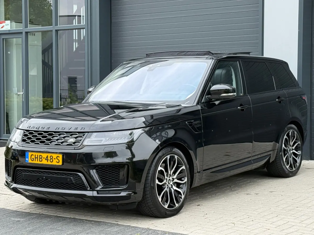 P400e Autobiography BTW / Dynamic / Luchtvering / 360 Camera / Schuifdak / Black
