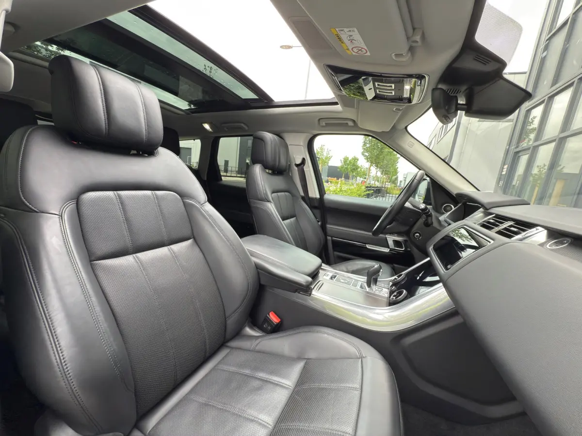 P400e Autobiography BTW / Dynamic / Luchtvering / 360 Camera / Schuifdak / Black