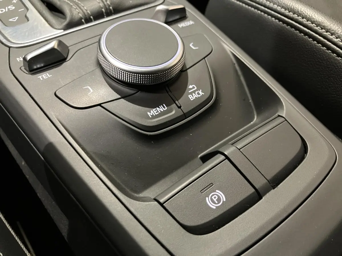 35 TFSI S Edition 150 PK Airco | Automaat | S-Line Edition | Trekhaak | Elektrische Achterklep | Navigatie | Parkeersensoren Achter | Sportstuur | LED Verlichting | Cruise Control | Bluetoot
