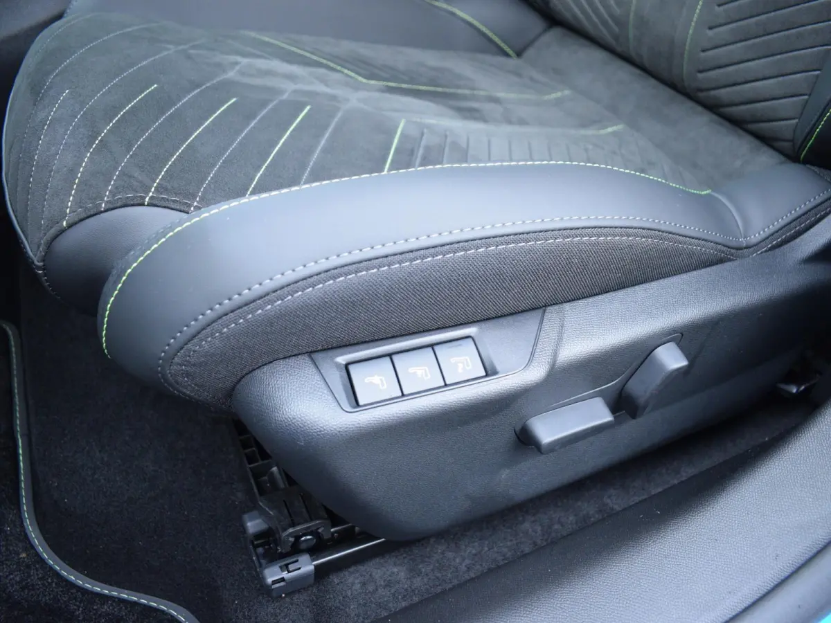 1.2 Hybrid 110 e-DCS6 GT Nav l StoelVW. l Elek. stoelen l 360 camera