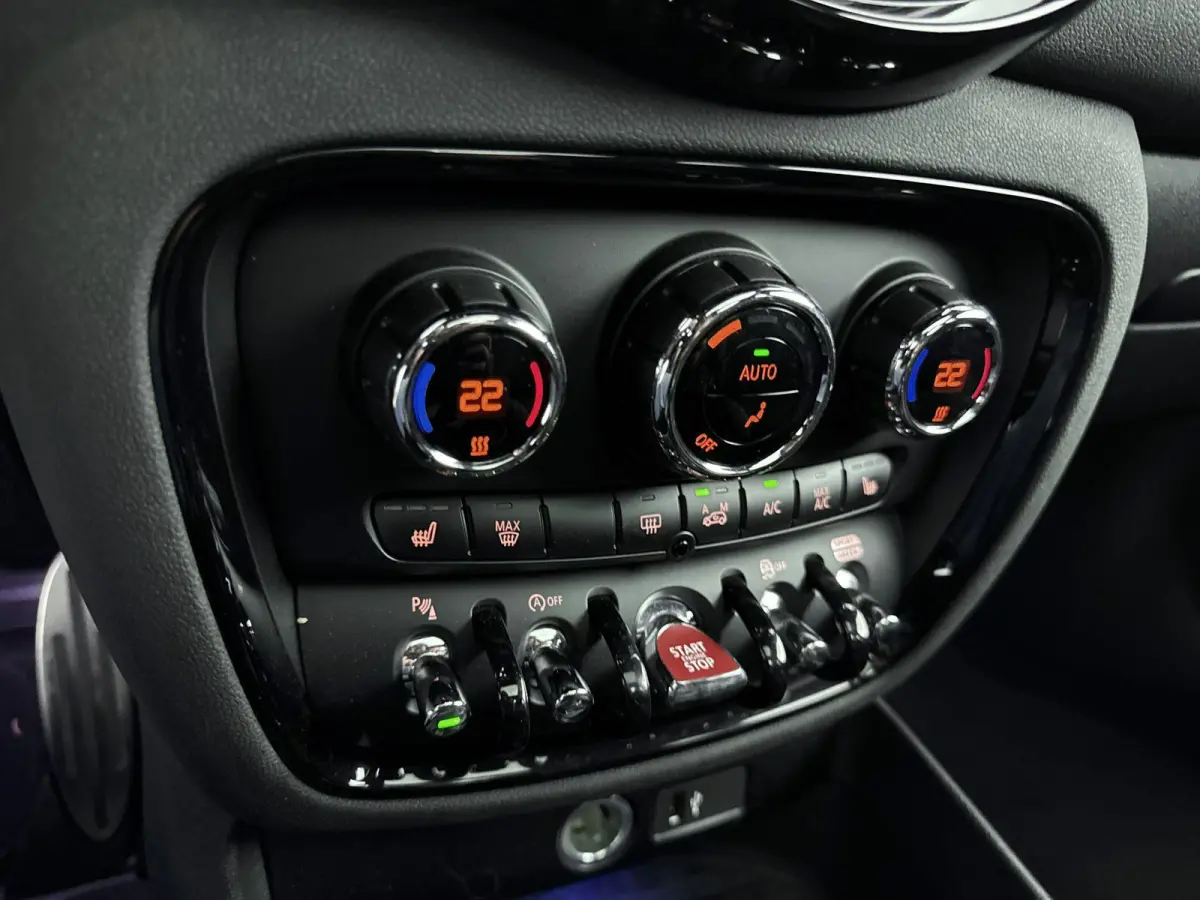 2.0 Cooper S Hammersmith | PANORAMADAK | WORKS-PAKKET | HEAD UP DISPLAY |