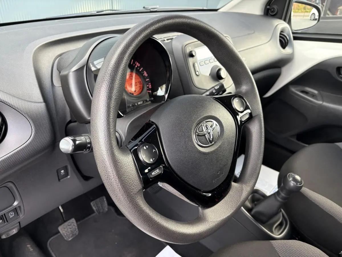 1.0 VVT-i x-fun NL.Auto/Led/Airco/Elc.Pakket/5Deurs/Bluetooth/1Ste Eigenaar/Dealer onderhouden